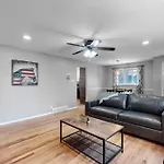 Great Family Upper Unit 3 Bedrooms King Beds