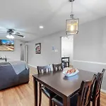 Great Family Upper Unit 3 Bedrooms King Beds